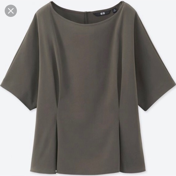 Uniqlo Tops - MUST HAVE✨ | Grey Uniqlo Peplum Top